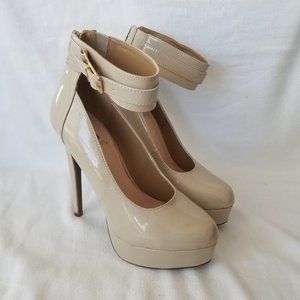 Signature By Shoe Dazzle Nude Marsherri Stiletto 5" Heels Women Sz 8